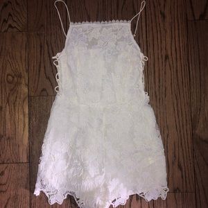 AMAZING LACE FLORAL ROMPER